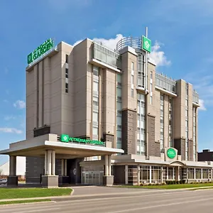 4* Hotel Wyndham Garden Fallsview