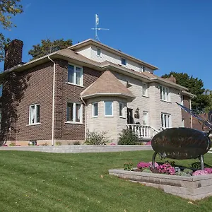 Butterfly Manor Bed and breakfast