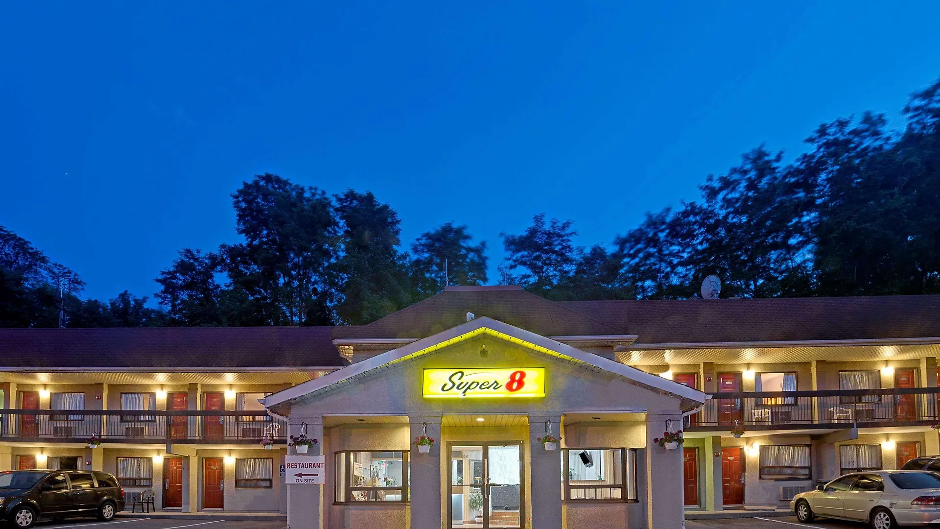 Super 8 By Wyndham Niagara Falls North Hotel