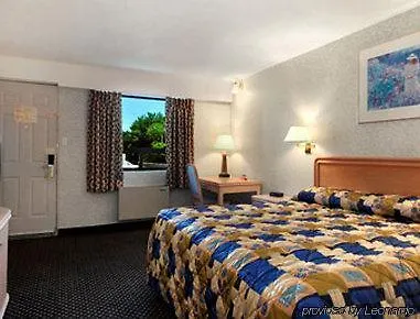 Super 8 By Wyndham Niagara Falls North Hotel