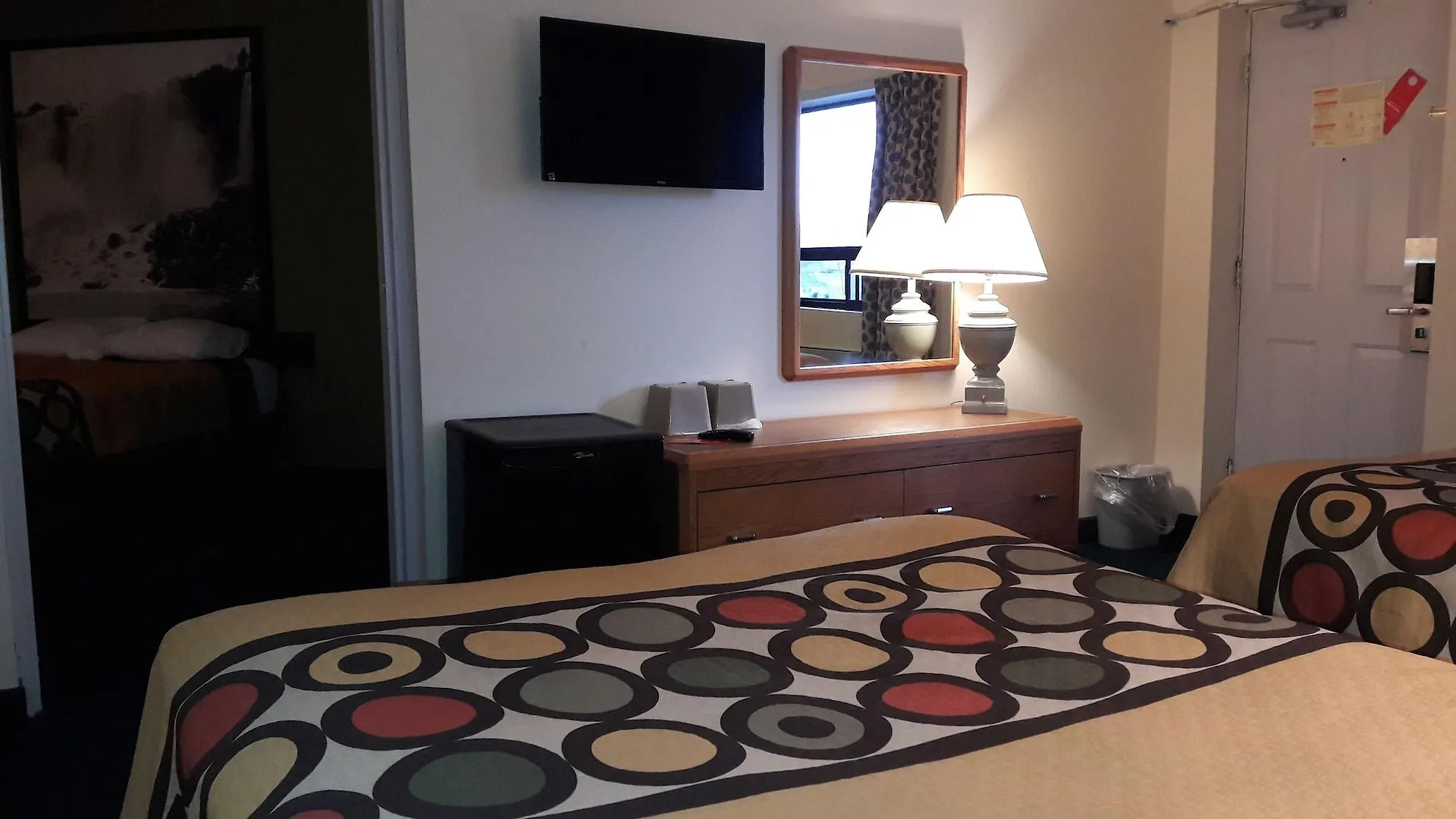 Hotel Super 8 By Wyndham Niagara Falls North