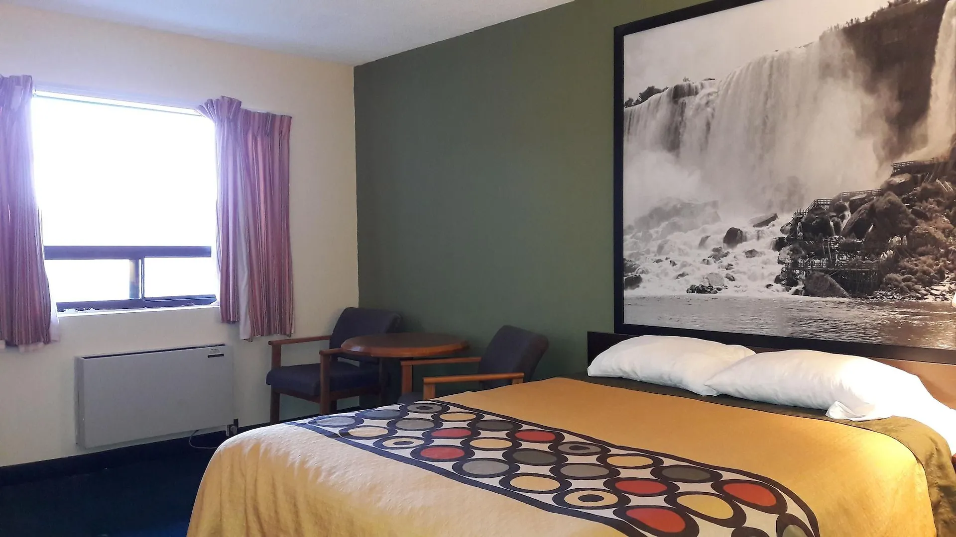 Super 8 By Wyndham Niagara Falls North Hotel