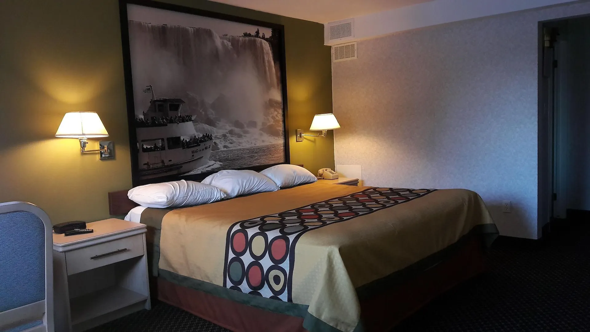 Super 8 By Wyndham Niagara Falls North Hotel
